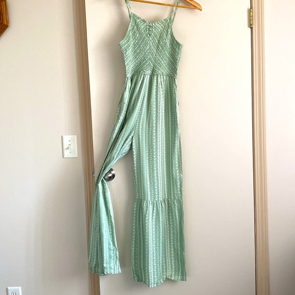 Sincerely Jules floral ruffle leg jumpsuit. Size M - Picture 3 of 8